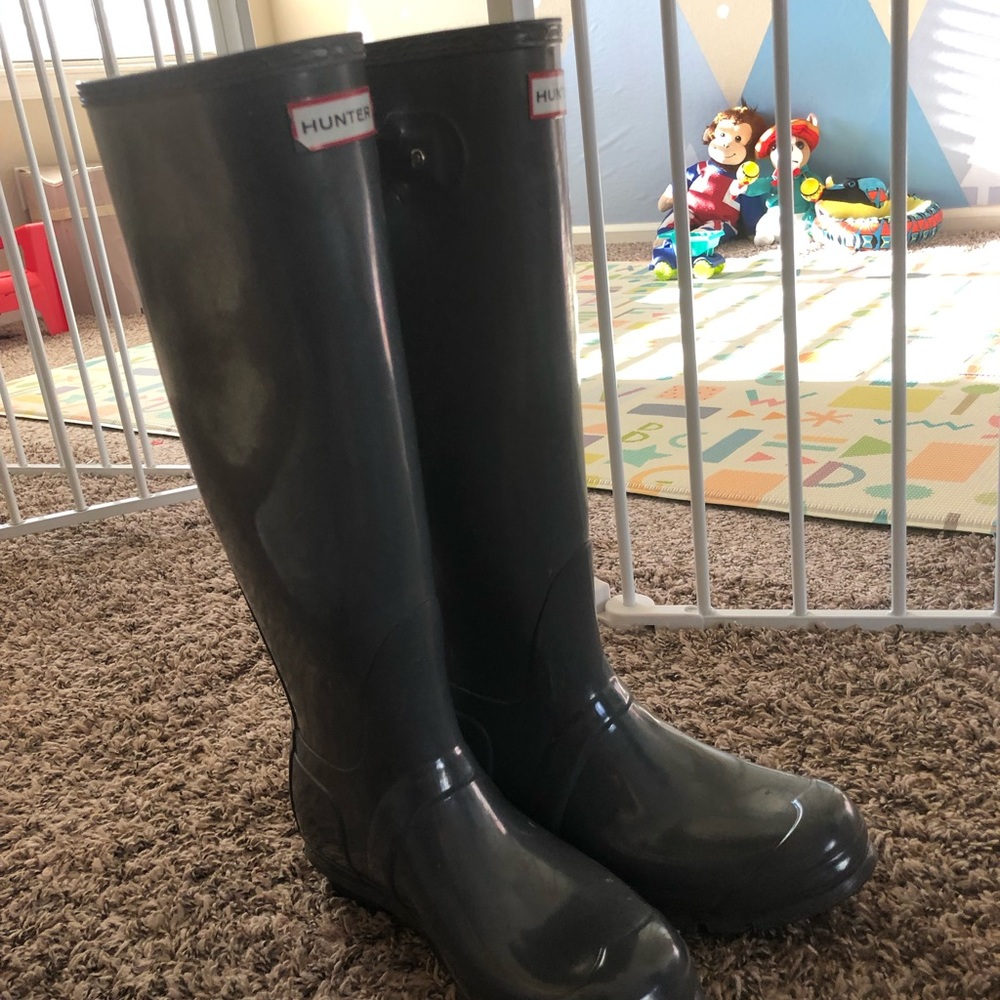 Hunter High Gloss Gray Tall Boots - Size 8